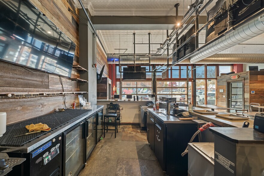 More Photos Of 3107-3111 Gillham Rd, Kansas City Storefront Retail Office For Sale