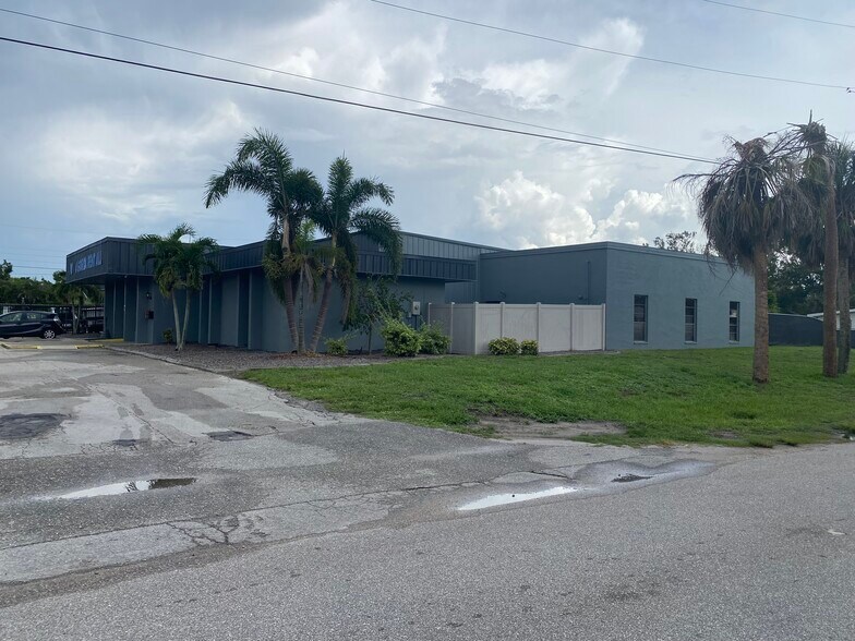 More Photos Of 25115 Marion Ave, Punta Gorda Warehouse For Sale
