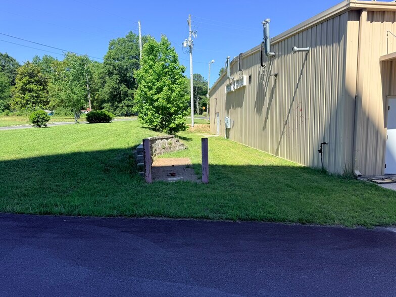 More Photos Of 2384 Nc Highway 24 27 E, Biscoe Freestanding For Sale