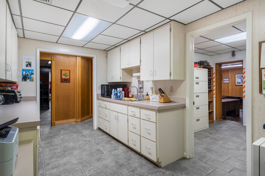 More Photos Of 62 Highway 40 W, Inglis Medical For Sale