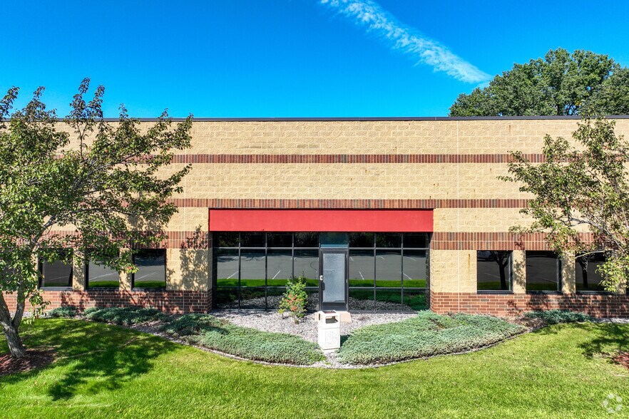 More Photos Of 4265 N Lexington Ave, Arden Hills Office For Lease