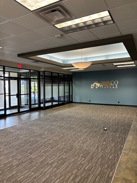 More Photos Of 307 N Walton Blvd, Bentonville Bank For Lease