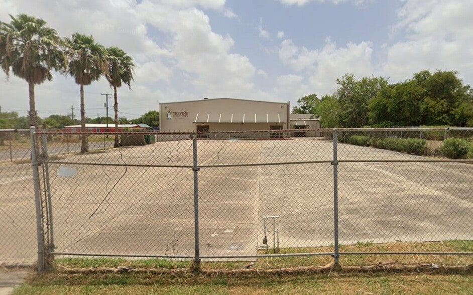 More Photos Of 1955 Southmost Rd, Brownsville Auto Repair For Sale