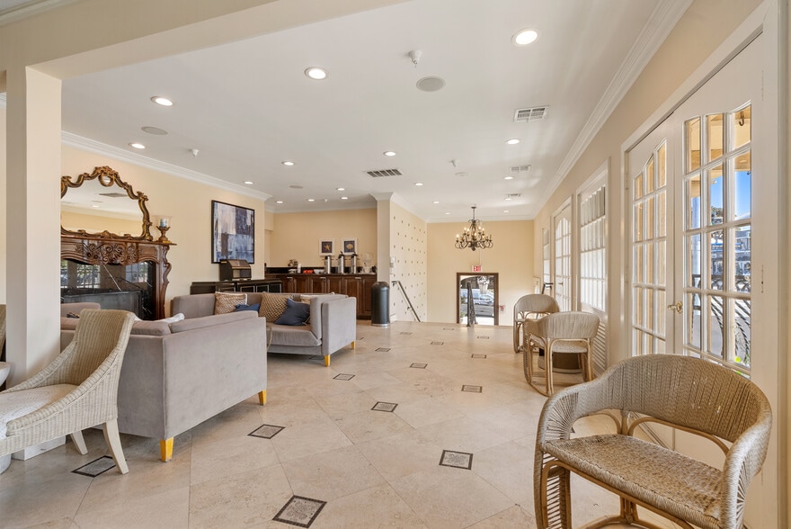 More Photos Of 690-696 South Coast Highway, Laguna Beach Hotel For Sale