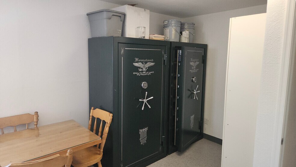 More Photos Of 511 E Main St, Quartzsite Flex For Sale