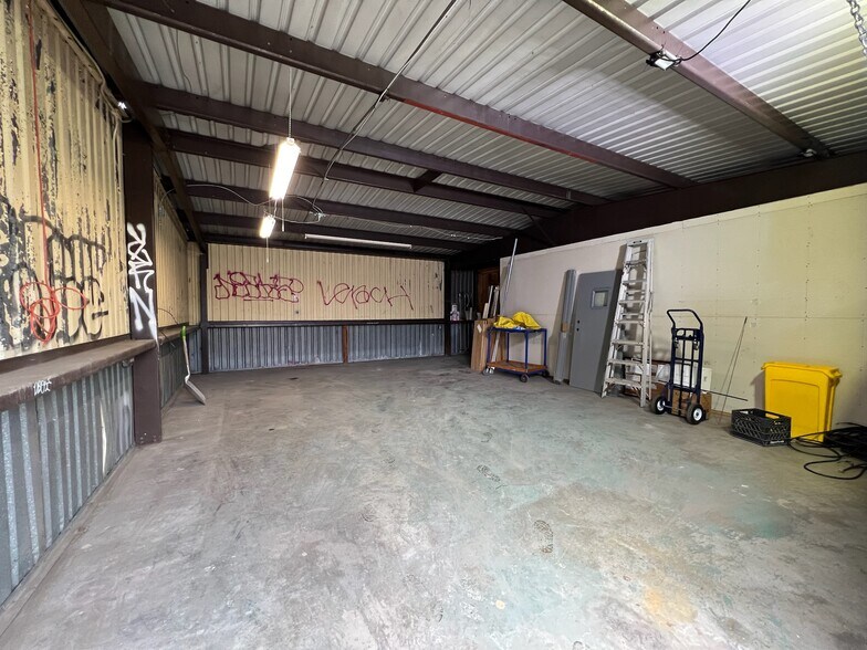 More Photos Of 1019 High St, Oakland Manufacturing For Lease