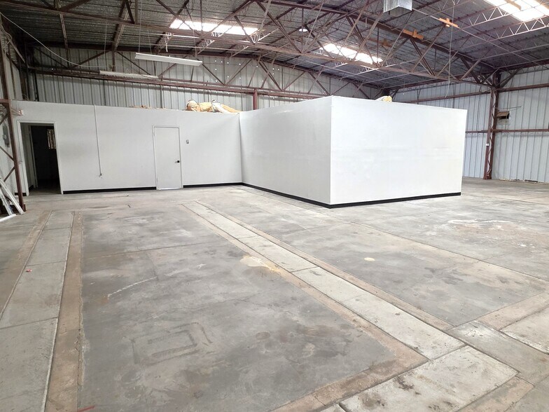 More Photos Of 3829 Rising Sun Rd, Bullhead City Distribution For Lease