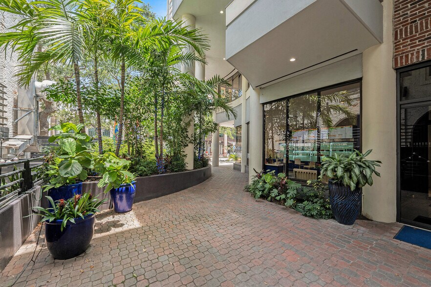 More Photos Of 240 1st Ave S, Saint Petersburg Loft Creative Space For Sale