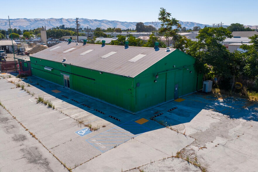 More Photos Of 1761 Smith Ave, San Jose Warehouse For Sale