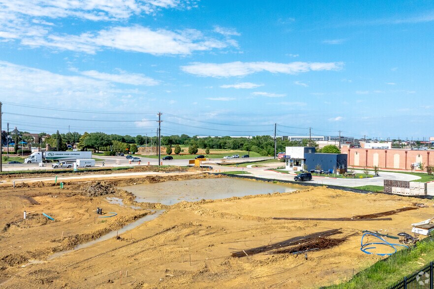 More Photos Of 27100 US Highway 380 E, Little Elm General Retail For Lease