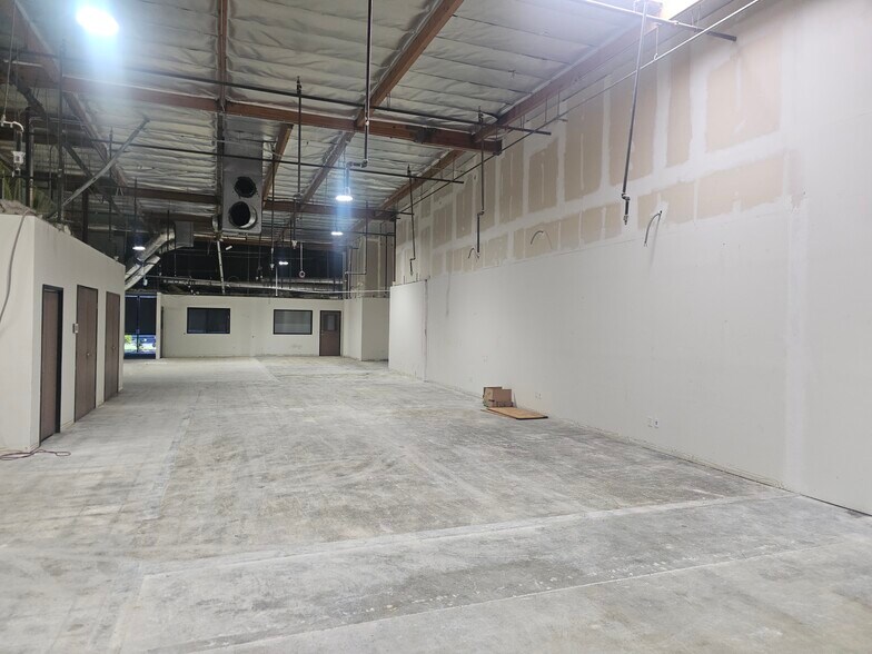 More Photos Of 94 W Cochran St, Simi Valley Research And Development For Sale