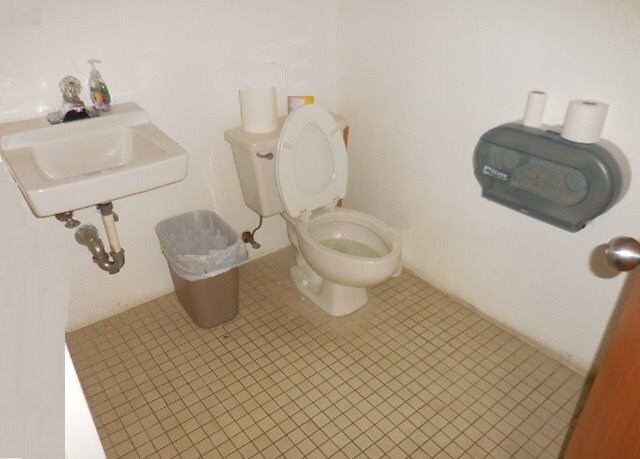 More Photos Of 2941 Sunrise Hwy, Islip Terrace Medical For Lease