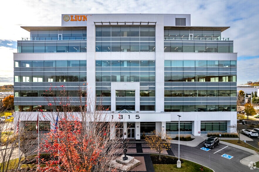 More Photos Of 1315 N Service Rd E, Oakville Office For Lease