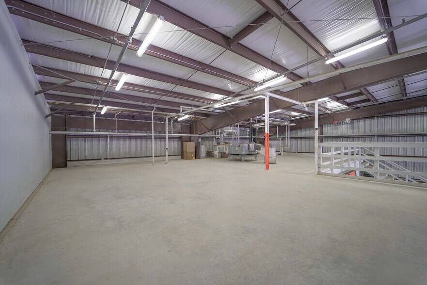 More Photos Of 8609 Lone Tree Rd, Victoria Industrial For Sale