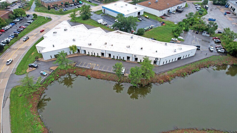 More Photos Of 4132 Shoreline Dr, Earth City Warehouse For Lease