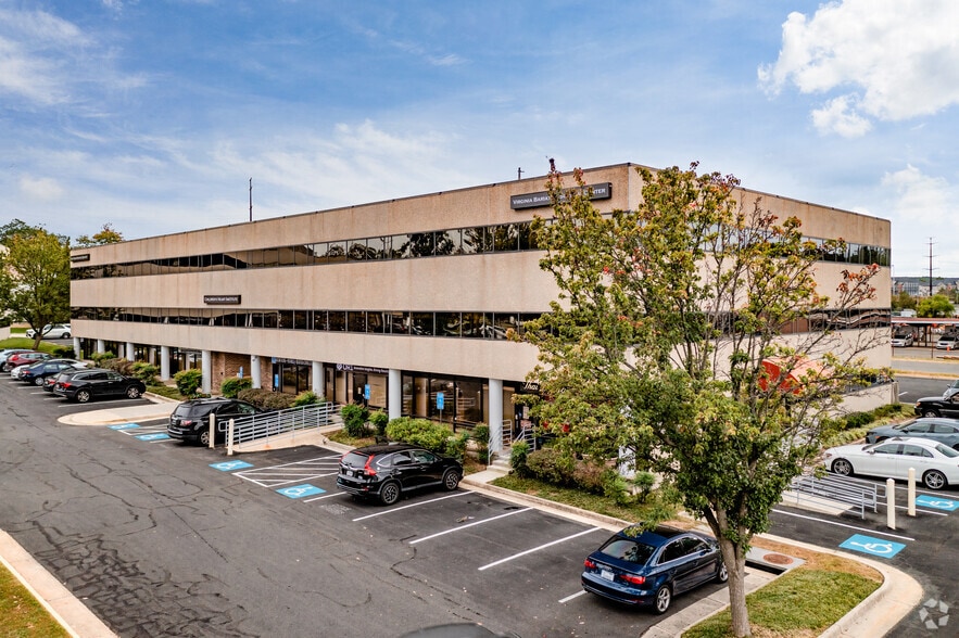 More Photos Of 171 Elden St, Herndon Medical For Sale