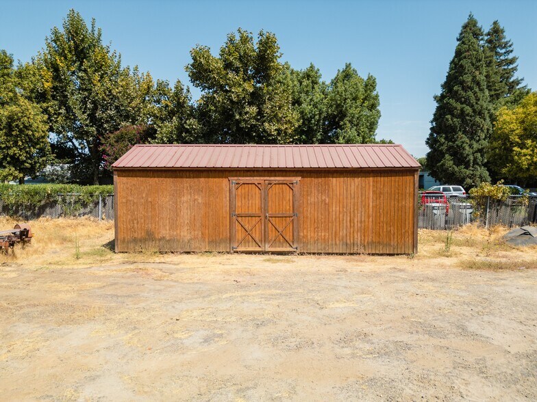 More Photos Of 901 E Broadway Ave, Atwater Specialty For Sale