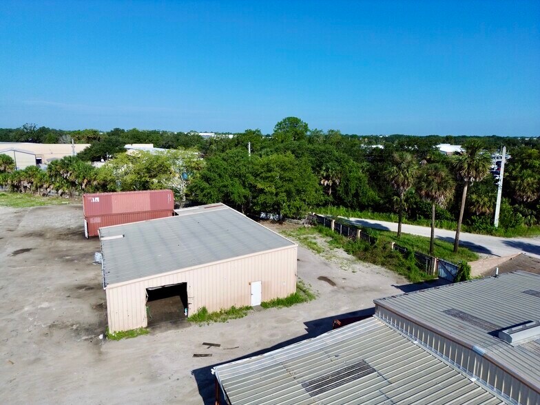 More Photos Of 1101 Albright Rd, Sanford Industrial For Lease