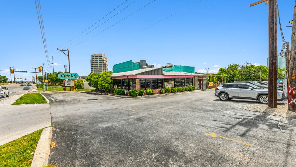 More Photos Of 7870 Callaghan Rd, San Antonio Restaurant For Sale