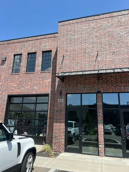 More Photos Of 831 Pioneer Rd, Draper Storefront Retail Residential For Lease