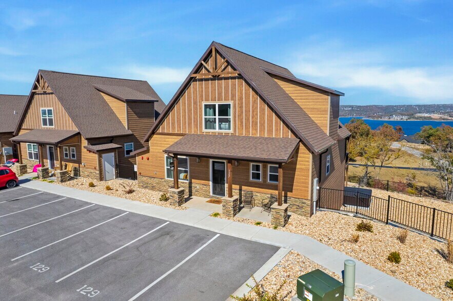 More Photos Of 129 Pioneer Peak, Kimberling City Specialty For Sale