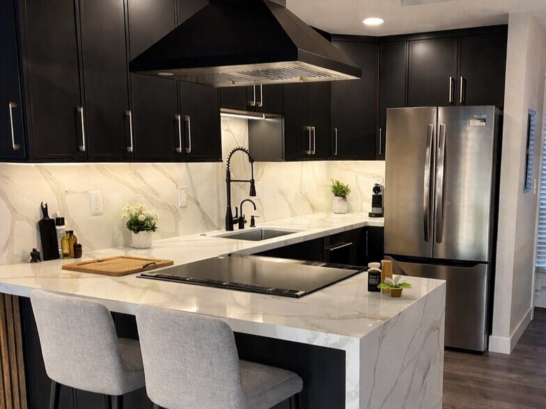 More Photos Of 906-910 6th St S, Kirkland Apartments For Sale