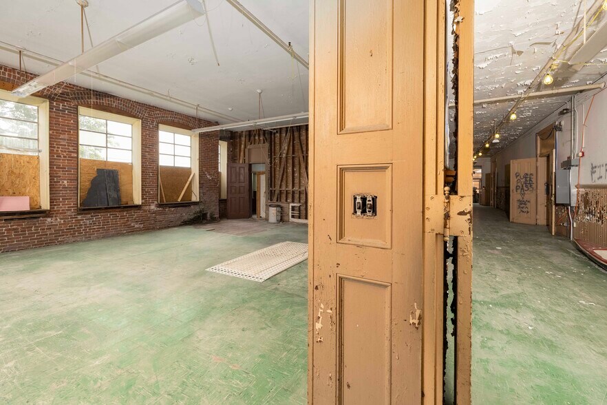 More Photos Of 167 George St, Pawtucket Apartments For Sale