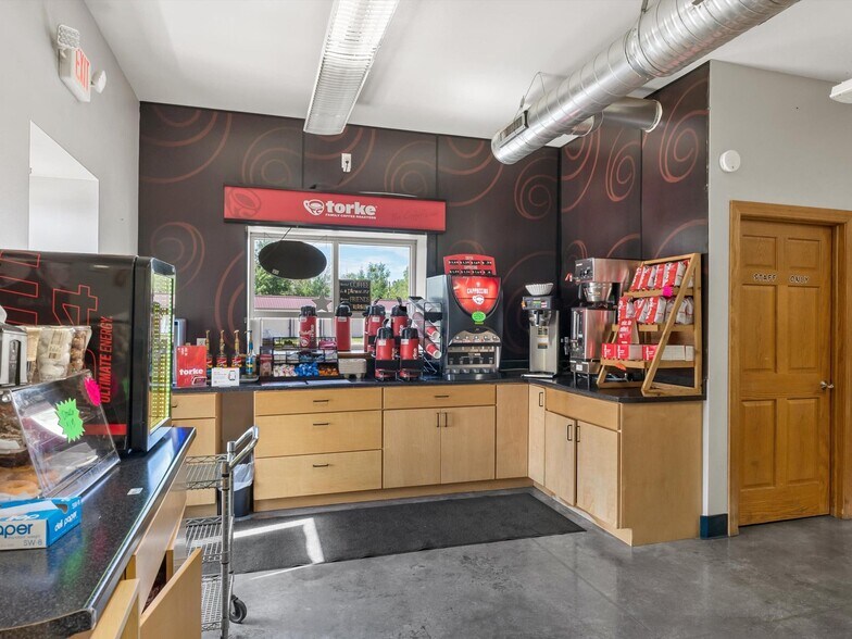 More Photos Of 790 Wolf Rd, Random Lake Service Station For Sale