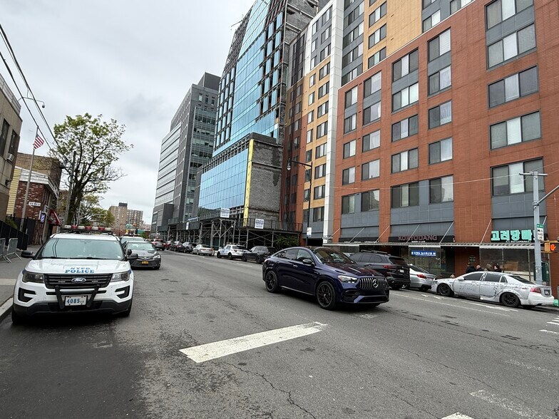 More Photos Of 3702 Union St, Flushing Apartments For Lease