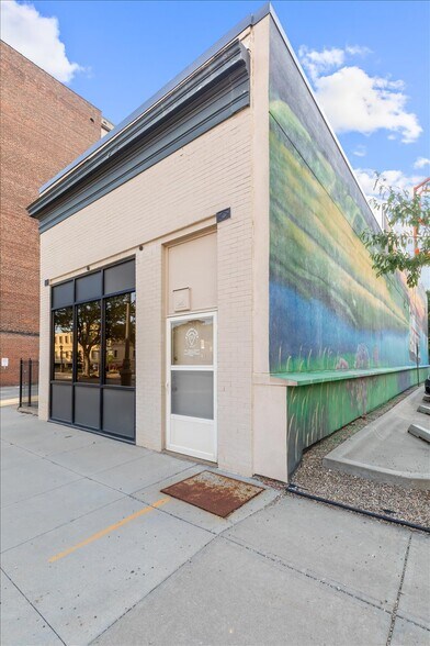 More Photos Of 127 Pearl St, Council Bluffs Office For Lease