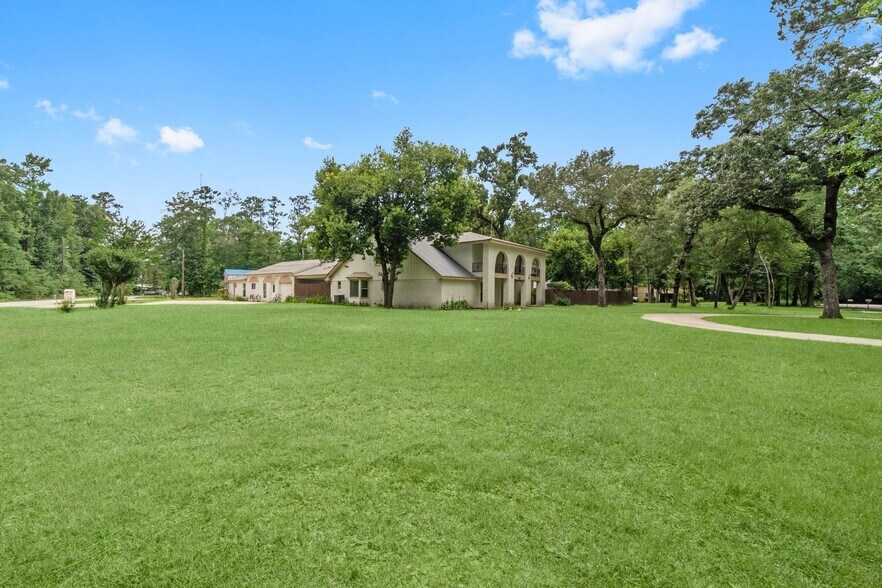 More Photos Of 2042 Teal Dr, Spring Dormitory For Sale