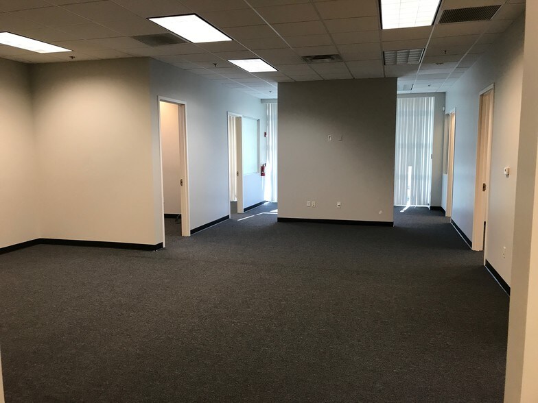 More Photos Of 1959 S Val Vista Dr, Mesa Office For Lease