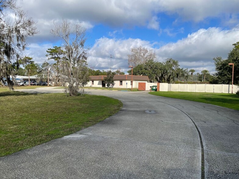More Photos Of 1101 E Broadway St, Oviedo Office For Lease