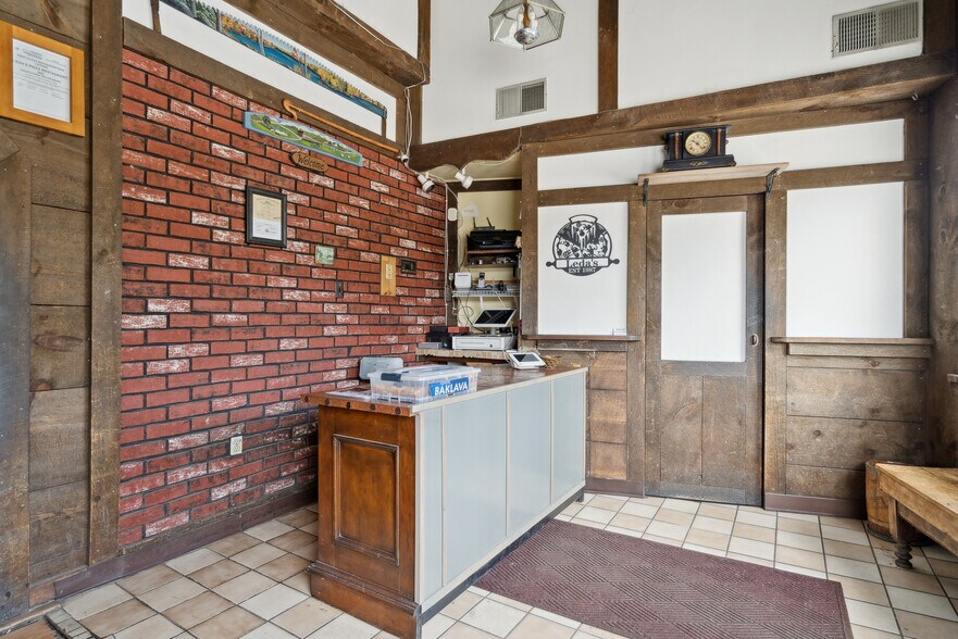 More Photos Of 456 US-5, Fairlee Restaurant For Sale