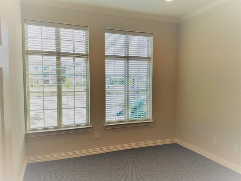 More Photos Of 8668 John Hickman Pky, Frisco Medical For Lease