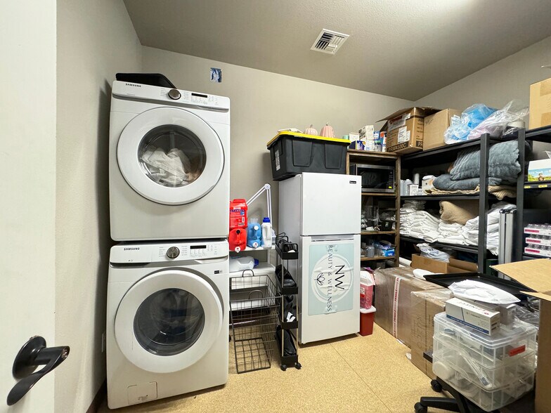 More Photos Of 542-544 N 5th Ave, Sequim Medical For Sale