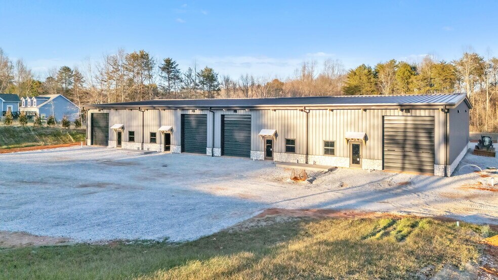 More Photos Of 3828 101 hwy, Greer Industrial For Lease