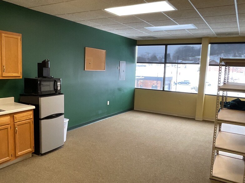 More Photos Of 2340 Warren Rd, Indiana Office For Lease