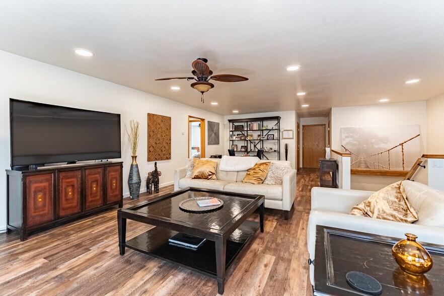 More Photos Of 914 Citadel Dr, Everson Office Residential For Sale