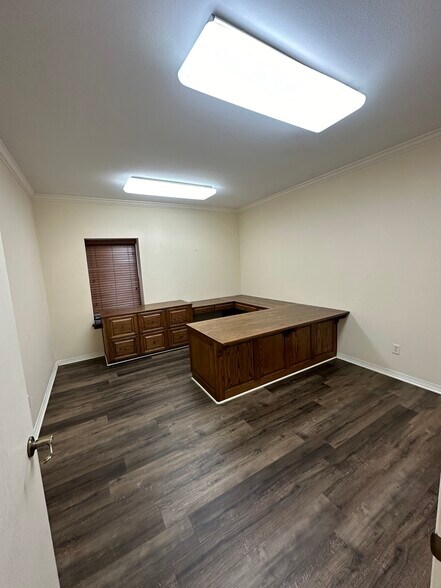 More Photos Of 13178 State Highway 110 S, Tyler Warehouse For Lease