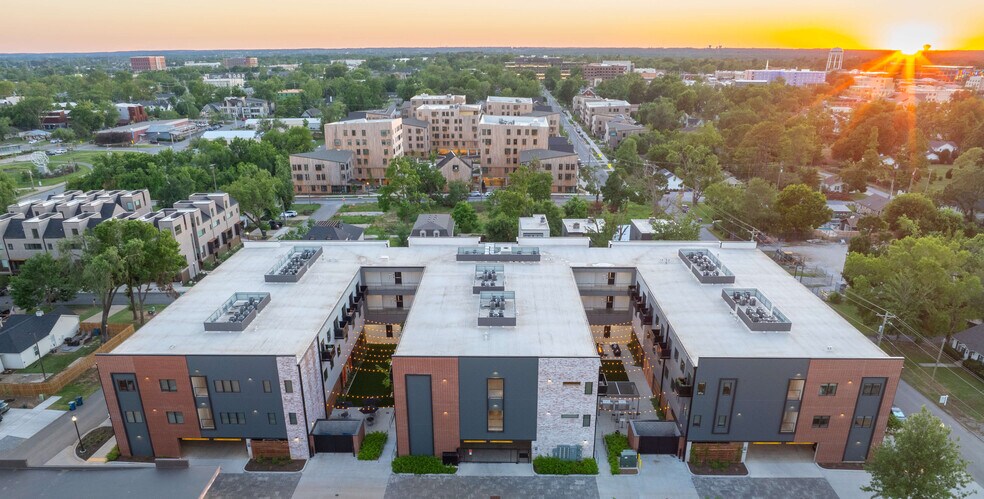 More Photos Of 301 SE G St, Bentonville Coworking Space