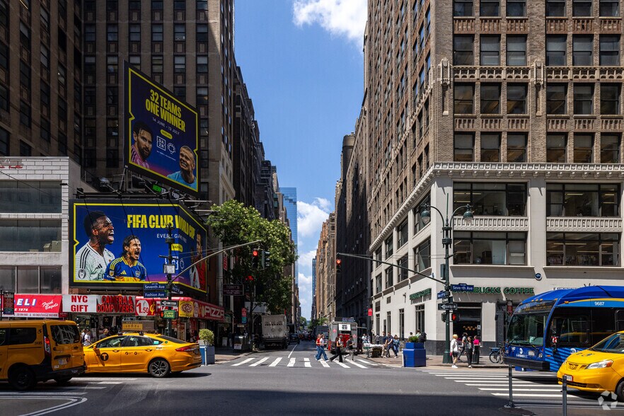 More Photos Of 213 W 35th St, New York Office For Lease