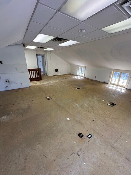 More Photos Of 25 S Main St, Pittsford General Retail For Sale