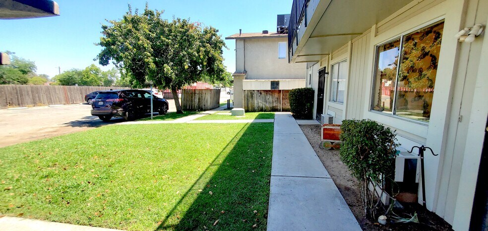 More Photos Of 330 Roberts Ln, Bakersfield Apartments For Sale