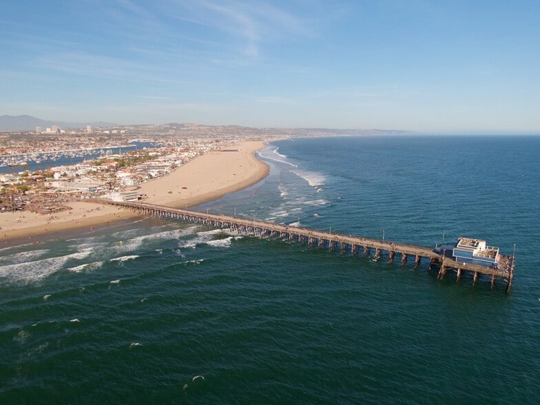 More Photos Of 2116 Newport Blvd, Newport Beach Freestanding For Lease