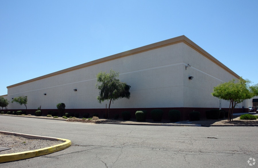 More Photos Of 2810 W Thunderbird Rd, Phoenix Industrial For Lease