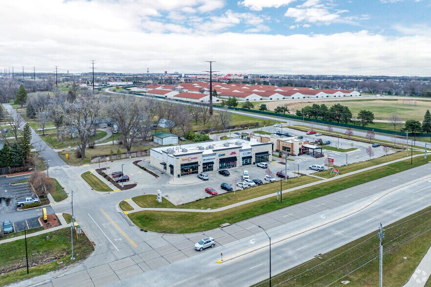 More Photos Of 3053 8th St W, Altoona General Retail For Lease