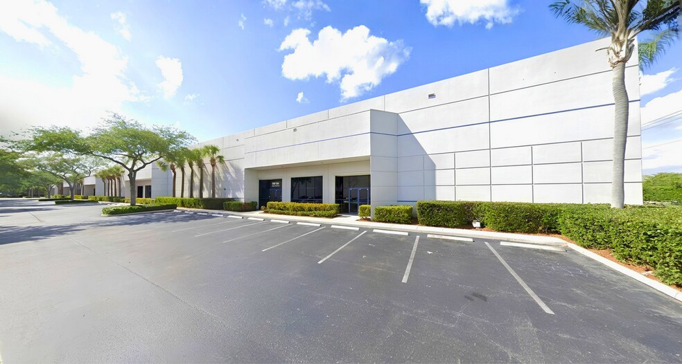 More Photos Of 3201-3237 Commerce Pky, Miramar Warehouse For Lease