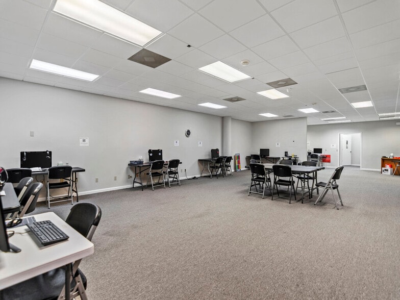 More Photos Of 2045 14th Ave, Vero Beach Office Residential For Sale