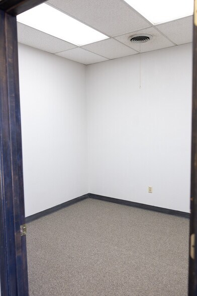 More Photos Of 115 W 1st St, Dumas Medical For Lease